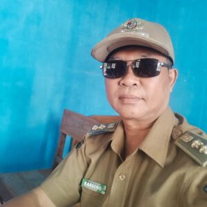 Karsono, Kepala Desa Klapagading Kulon, Kecamatan Wangon, Kabupaten Banyumas.